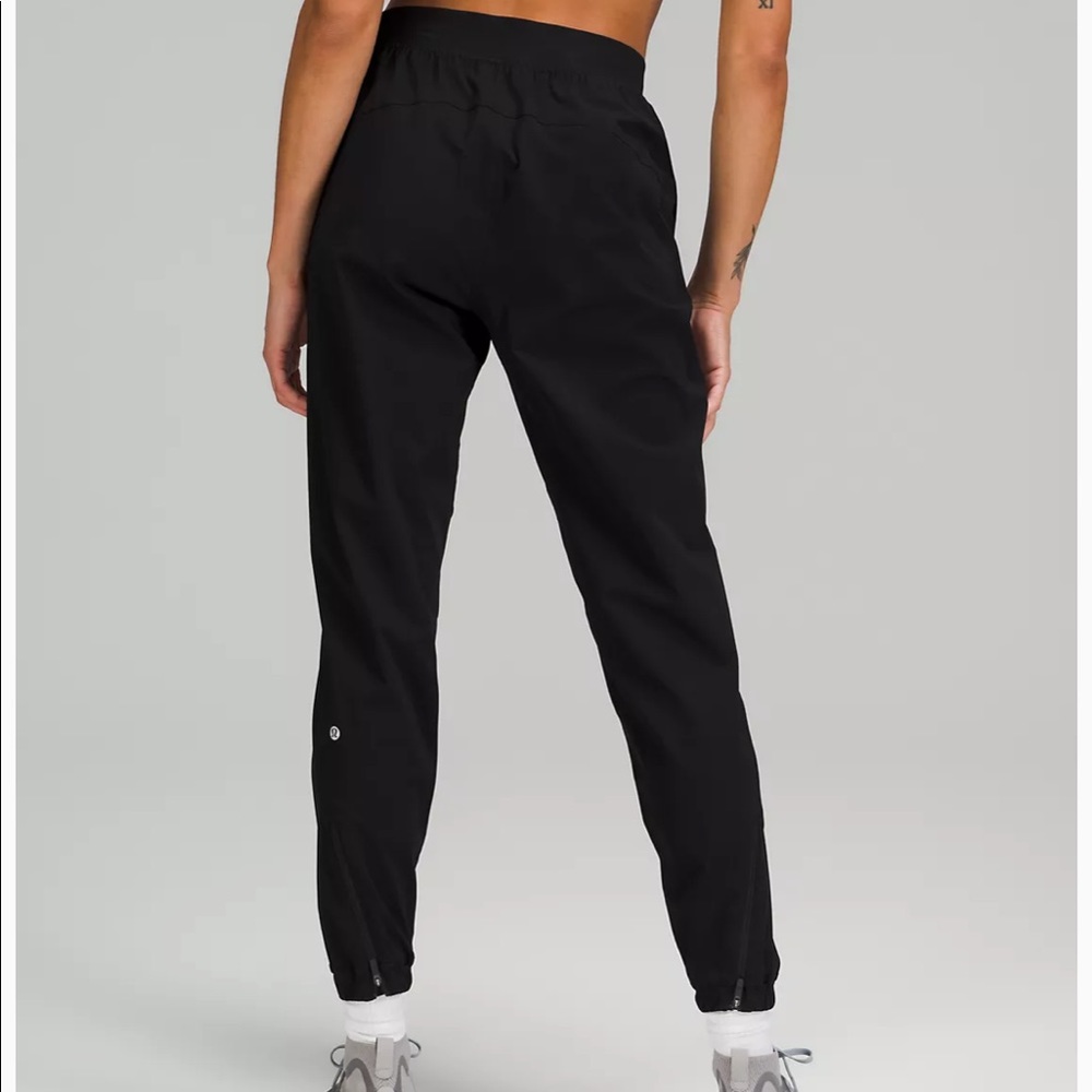 Lululemon Surge Joggers (Women)